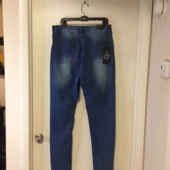 Fashion Nova Ripped Jeans - Picture 3 of 4